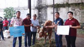 Penyaluran hewan kurban Pemkab Bekasi.