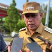 Wali Kota Bekasi Tri Adhianto saat memberikan keterangan kepada awak media.