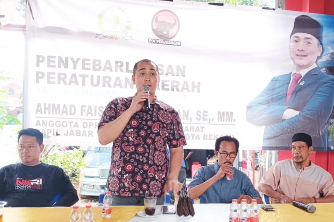 
					Anggota DPRD Provinsi Jawa Barat, Ahmad Faisyal Hermawan dalam sebuah agenda sosialisasi Perda.
