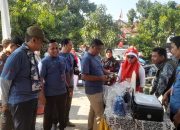 Kegiatan Botram di Lapangan Kantor Kecamatan Cikarang Timur.