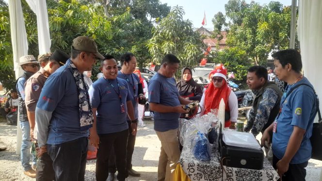 
					Kegiatan Botram di Lapangan Kantor Kecamatan Cikarang Timur.