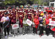 Ribuan peserta dari berbagai instansi di Kecamatan Cabangbungin mengikuti lomba Gerak Jalan 2025 dalam rangka memeriahkan Hari Jadi Kabupaten Bekasi ke-75 dan HUT RI ke-80, Senin, (11/08/2025)