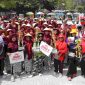 Ribuan peserta dari berbagai instansi di Kecamatan Cabangbungin mengikuti lomba Gerak Jalan 2025 dalam rangka memeriahkan Hari Jadi Kabupaten Bekasi ke-75 dan HUT RI ke-80, Senin, (11/08/2025) 
