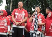 Wali Kota Bekasi dan Wakil Wali Kota Bekasi beserta istri saat membuka Napak Tilas Bekasi Vol. 6.