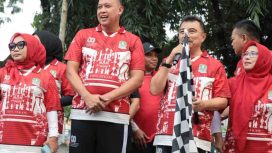 Wali Kota Bekasi dan Wakil Wali Kota Bekasi beserta istri saat membuka Napak Tilas Bekasi Vol. 6.