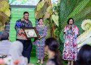 Ketua DPR RI, Puan Maharani menghadiri acara peluncuran NusaNova yang diinisiasi desainer ternama, Ivan Gunawan di Plaza Indonesia, Jakarta, Selasa (5/8/2025).