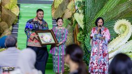 Ketua DPR RI, Puan Maharani menghadiri acara peluncuran NusaNova yang diinisiasi desainer ternama, Ivan Gunawan di Plaza Indonesia, Jakarta, Selasa (5/8/2025).