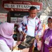 Wali Kota Bekasi Tri Adhianto saat mengunjungi Rumah Batik Selasih Jatiasih, Selasa (5/8/2025).
