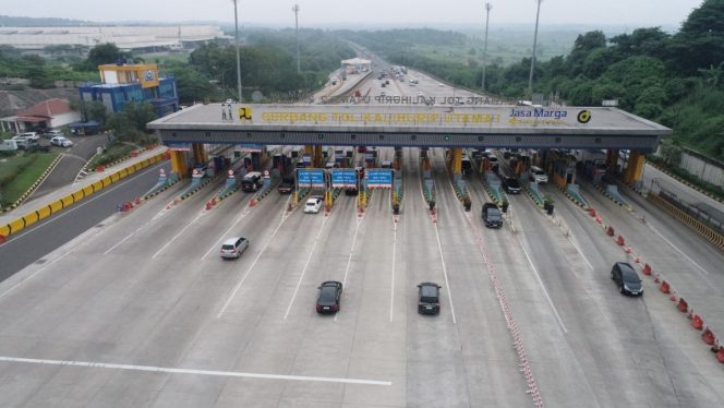
					Gerbang Tol Kalihurip Utama 1.