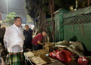 Wali Kota Bekasi, Tri Adhianto saat meninjau relokasi pedagang pasar Plaza Pondok Gede, Kamis (7/8/2025) malam.