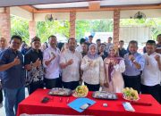 Foto bersama usai sosialisasi layanan darurat Call Center Patriot Siaga 112 di Jatiasih, Jumat (24/10/2025).