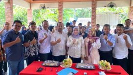 Foto bersama usai sosialisasi layanan darurat Call Center Patriot Siaga 112 di Jatiasih, Jumat (24/10/2025).