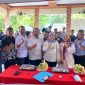 Foto bersama usai sosialisasi layanan darurat Call Center Patriot Siaga 112 di Jatiasih, Jumat (24/10/2025).