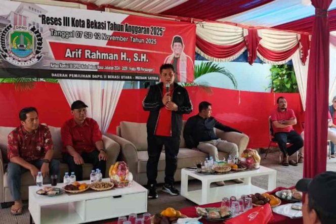 
					Ketua Komisi III DPRD Kota Bekasi, Arif Rahman Hakim menggelar reses di Perumahan Peson Anggrek Bekasi Utara.