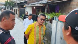 Anggota DPRD Kota Bekasi Dariyanto saat meninjau pembangunan lingkungan di Durenjaya Bekasi Timur.