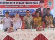 Anggota DPRD Kota Bekasi Fraksi Gerindra, Eko Setyo Pramono saat menyerap aspirasi warga di wilayah Pengasinan, Rawalumbu, Selasa (11/11/2025).