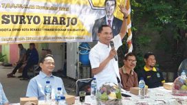 H. Ajo saat memberikan sambutan sebagai anggota dewan dalam reses di Medansatria.