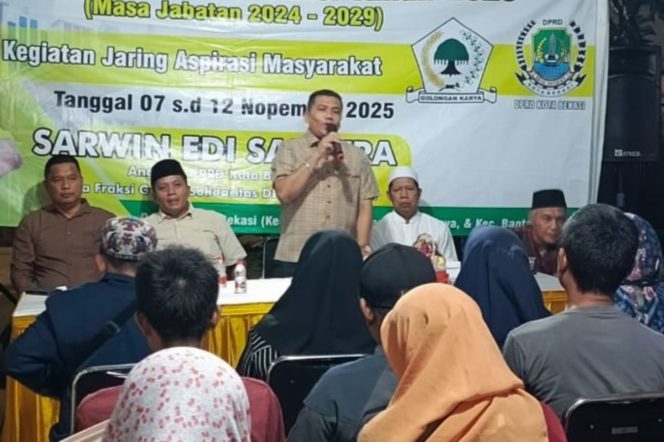 
					Anggota DPRD Kota Bekasi Sarwin Edi Saputra saat menggelar reses di Bantargebang.