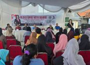 Anggota DPRD Kota Bekasi Tanti Herawati saat menjaring aspirasi warga di Bekasi Timur.