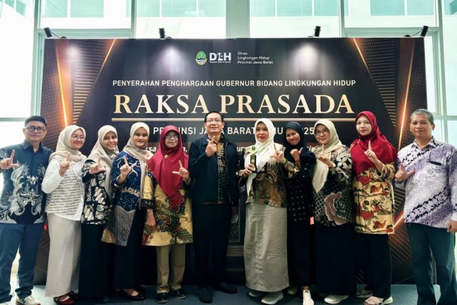 
					12 Sekolah peraih anugerah sekolah raksa prasada.
