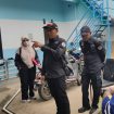 Petugas DLH Kota Bekasi saat mendatangi lokasi dapur MBG yang diduga membuang limbah sembarangan.