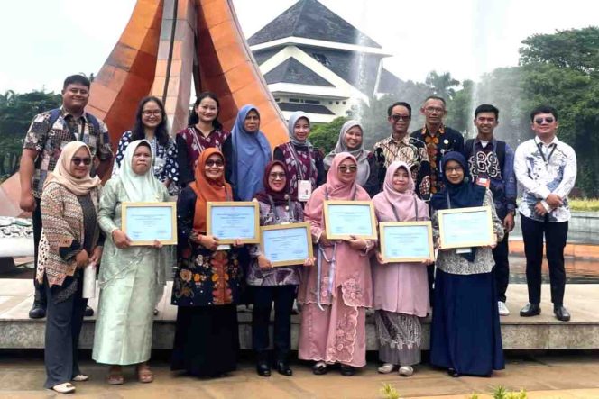 
					Para peraih Sekolah Adiwiyata dari Kabupaten Bekasi.