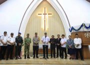 Wali Kota Bekasi Tri Adhianto memberikan sambutan di sela tinjauan keamanan perayaan Natal 2025.