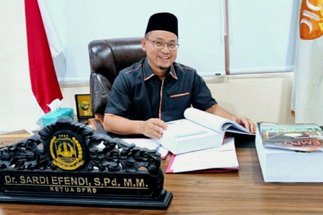 
					Ketua DPRD Sardi Efendi Ingatkan ASN Kota Bekasi Jaga Etos Kerja Selama Puasa Ramadhan