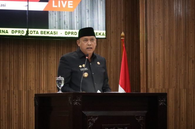 
					Wali Kota Bekasi, Tri Adhianto, saat memberi sambutan dalam sidang paripurna, Rabu (18/2/2026).