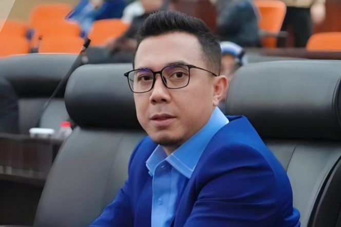 
					Ketua Fraksi Gerindra DPRD Kota Bekasi, Misbahudin.