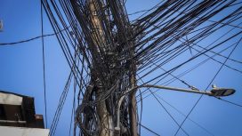 Kabel semrawut di Bekasi.