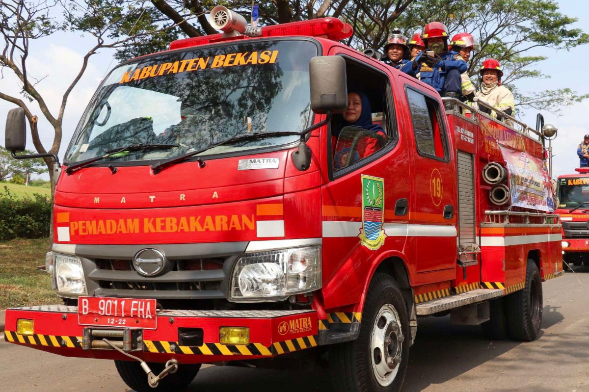 Unit mobil damkar Kabupaten Bekasi.