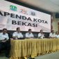 Kepala Bapenda Kota Bekasi saat memberikan keteranganya kepada awak media