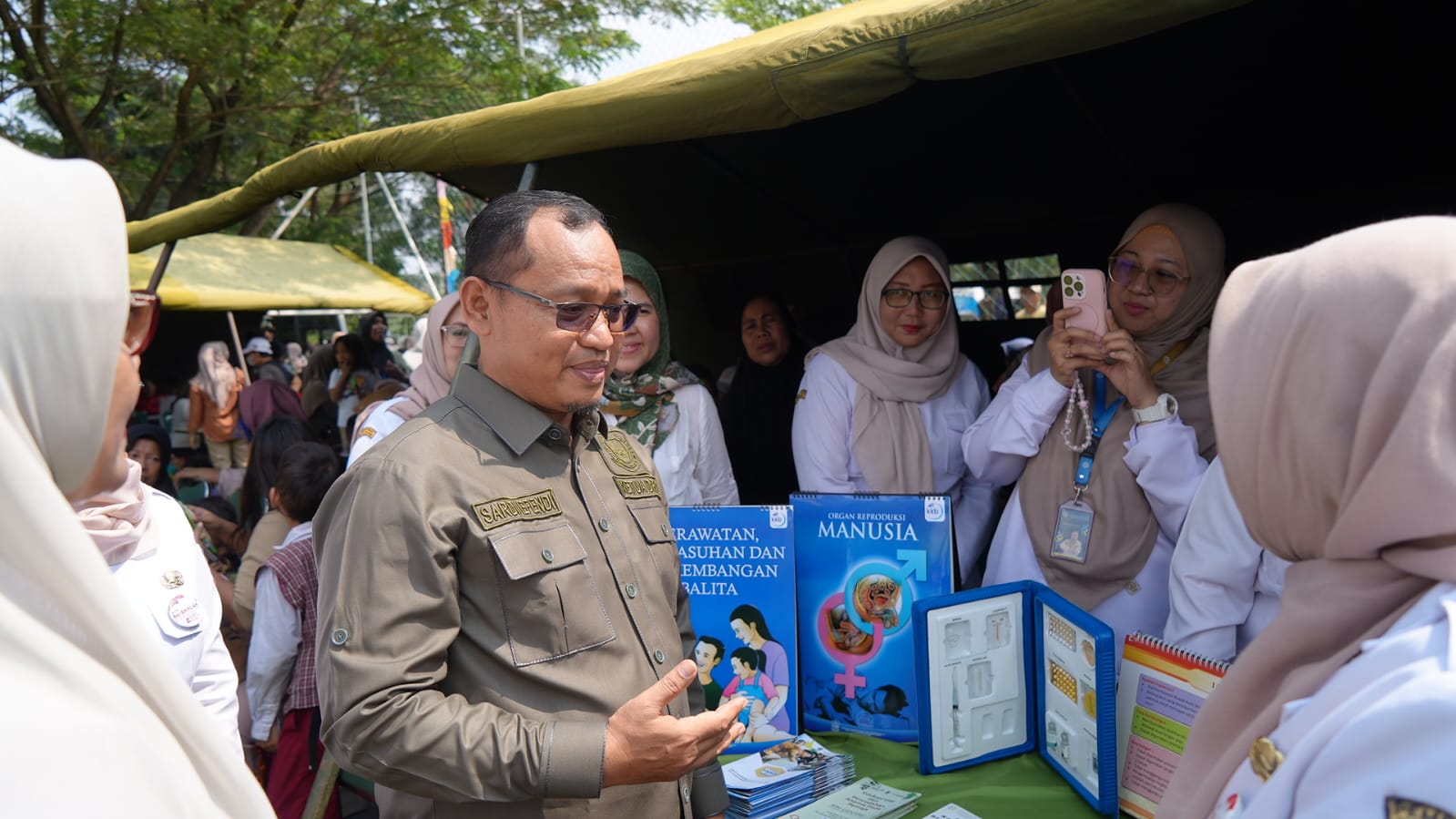 Ketua DPRD Kota Bekasi Sardi Efendi saat menghadiri TMMD
