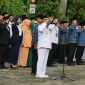 Wawali Bekasi Abdul Harris Bobihoe saat memimpin apel