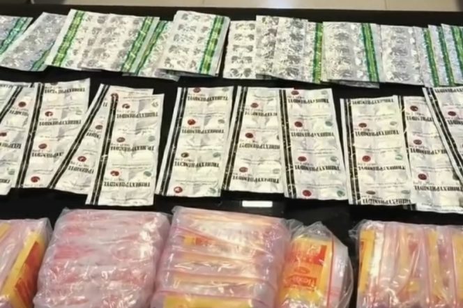 
					Polsek Cileungsi Berhasil Ungkap Lokasi Pemasok Utama Obat Keras G di Jatisampurna Kota Bekasi