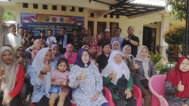 
					Warga Jatirangga Antusias Simak Pemateri Sosialisasi Tanggap Bencana dan Pencegahan Stunting Pada Kegiatan Non Fisik TMMD