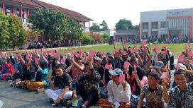 Kemeriahan siswa SMKN 15 Kota Bekasi dalam memperingati Hari Kartini.