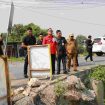 Peninjauan jalan amblas oleh Plt Bupati Bekasi Asep Surya Atmaja.