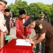 Penandatangan Komitmen Pemkot Bekasi dengan Kejari terkait SPMB bersih dan Transparan
