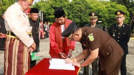 Penandatangan Komitmen Pemkot Bekasi dengan Kejari terkait SPMB bersih dan Transparan