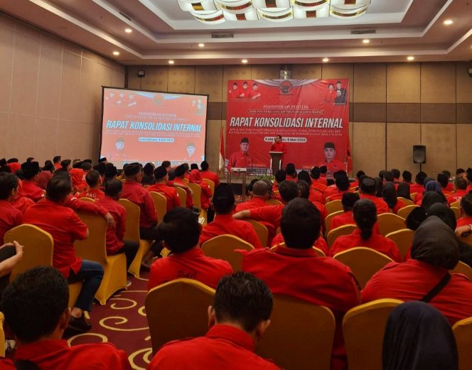 
					DPC PDI Perjuangan Kota Bekasi saat menggelar konsolidasi internal 