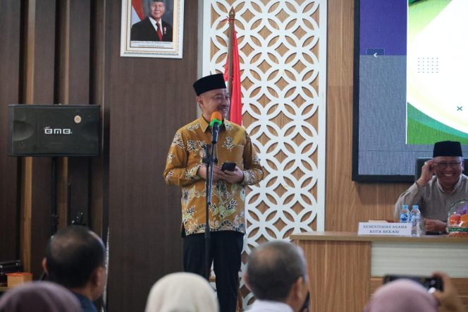 
					Wawali Harris Bobihoe saat memberikan sambutan 