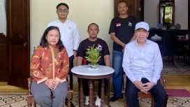Politisi PSI Yenny Kristianti saat bersilaturahmi ke kediaman Presiden ke-7 Ri, Joko Widodo di Solo, Jawa Tengah.