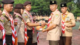 Penganugerahan gelar Pramuka Garuda oleh Sekretaris Daerah Pemerintah Kabupaten Bekasi, Endin Samsudin, Senin (4/5/2026).