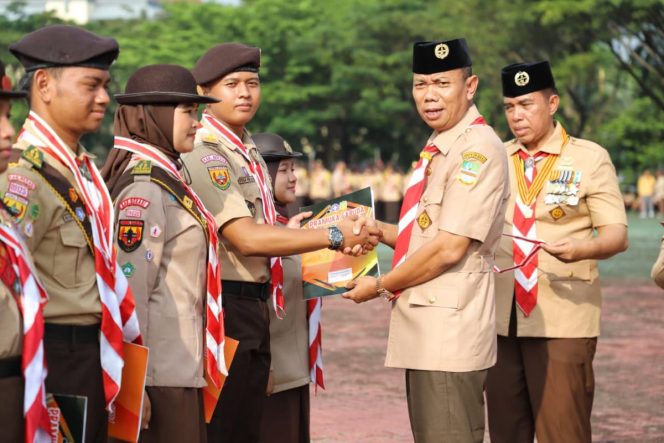 
					Penganugerahan gelar Pramuka Garuda oleh Sekretaris Daerah Pemerintah Kabupaten Bekasi, Endin Samsudin, Senin (4/5/2026).