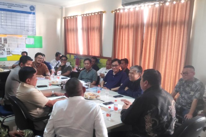 
					Warga Fraser Park Jatisampurna dan Pabrik Bakso Capai Kesepakatan Mediasi