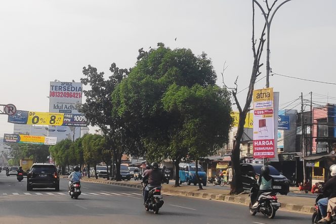 
					Spanduk Liar Cibubur Muncul Lagi, Pelanggar Perda Belum Kena Jerat