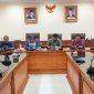 Komisi 2 DPRD Kota Bekasi saat Rapat dengan warga PML